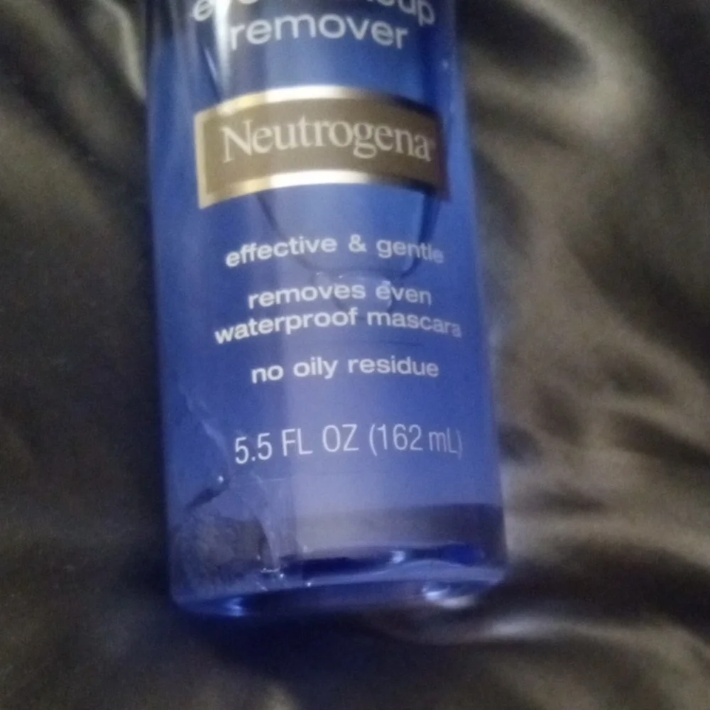 Neutrogena Oil-Free Eye Makeup Remover - Blue - Picture 4 of 5
